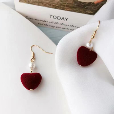 Autumn and Winter New Chinese Velvet Heart-Shaped Pearl Earrings Wine Red Peach Heart Non-Piercing Ear Clip Female Eardrops Earrings