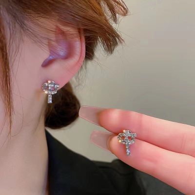 Silver Stud Rhinestone-Encrusted Knotted Earrings Women's Fashion Graceful and Petite All-Match Earrings New Niche Design Earrings Wholesale