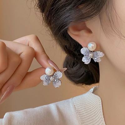 Gradient Crystal Flowers Fashion All-Match Stud Earrings Women's Special-Interest Design Light Luxury Earrings French Fashion High-Grade Earrings