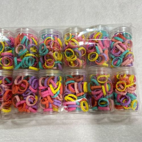 wide and flat， small rubber band， 50 pieces， one bottle