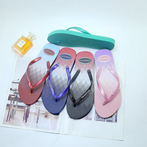 2024 new flip-flops women‘s summer outdoor beach seaside flip-flops foreign trade light foam slippers