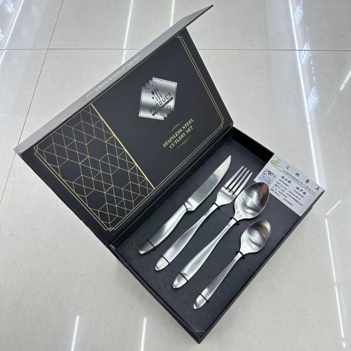 cross-border hot selling stainless steel tableware set high-end thickened matte knife， fork， spoon and tea spoon 24-piece black gift box