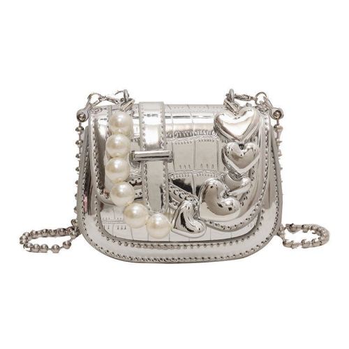 秋冬mini小众高级感银色小包包女童2024新款珍珠链条包斜挎马鞍包