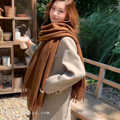 autumn and winter new monochrome thickened temperament live broadcast internet hot scarf thickened knitting scarf student versatile