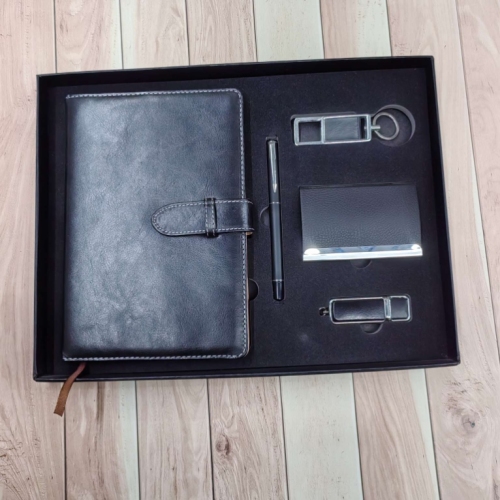 a5 notebook， metal pen， usb flash drive， business card case，， keychain， gift set