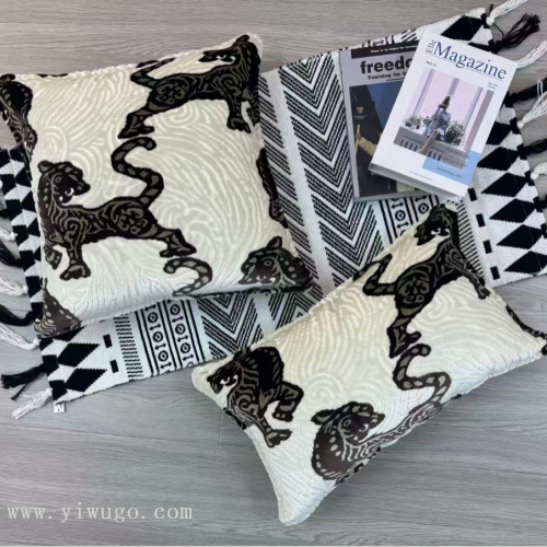 复古风老虎抱枕 家居用品 柔软舒适 新品上市