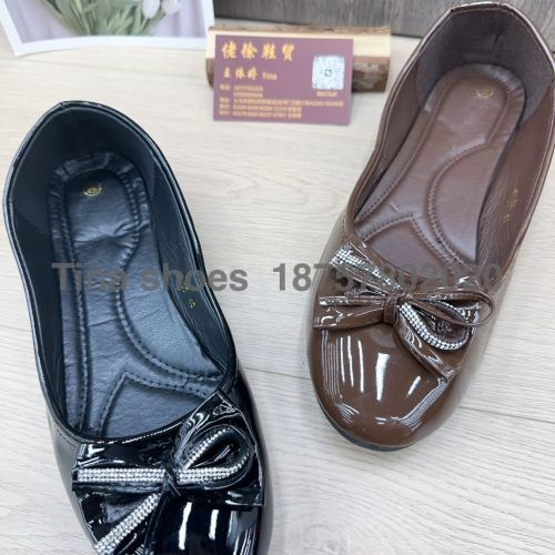 in stock injection molding pumps 37-42 mirror pu foreign trade women‘s shoes flat bottom pumps 1 piece， sized-multiple 24 pairs
