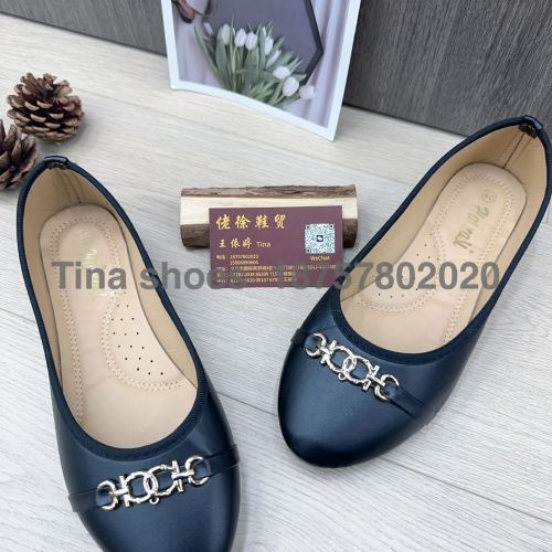 in stock injection molding pumps 36-42， black napa pu women‘s shoes， women‘s shoes with buckle， foreign trade stock shoes