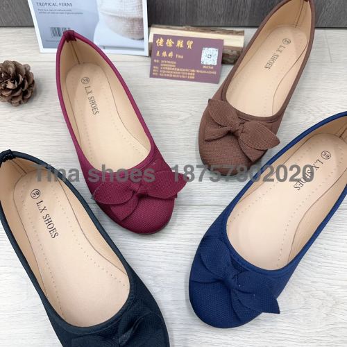 in stock women‘s shoes fashionable low heel， flat shoes， foreign trade original order 36-41 good quality， cheap price