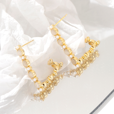 Fashion Simple Sweet Fresh Geometric Triangle Opal Pearl Stud Earrings Temperament Classic Style Earrings Earrings for Women