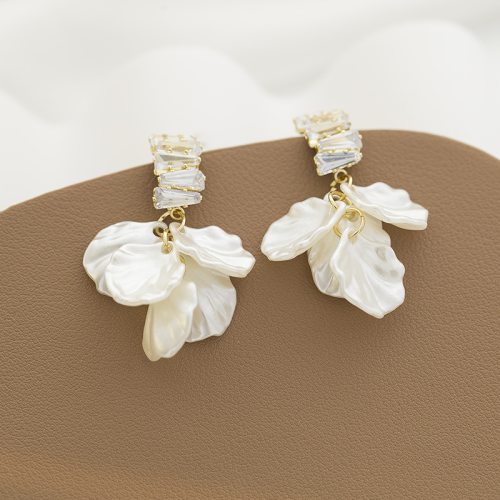 fashionable exquisite shell earrings high-end ear clips Trendy Jewelry Earrings