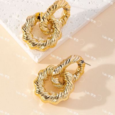 European and American style fashionable Golden twist shape necklace cross-border e-commerce wholesale women