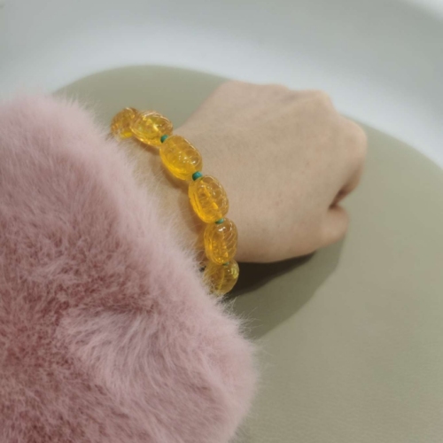 俄罗斯天然琥珀，琥珀富甲天下，工艺品