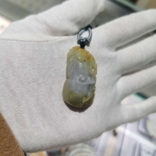 缅甸🇲🇲天然黄翡翠设计挂件工艺品