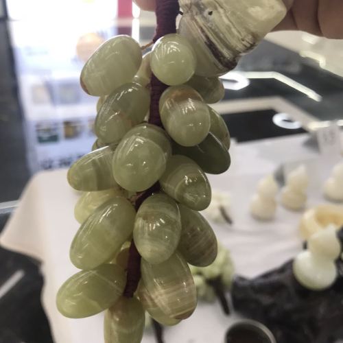 巴基斯坦天然玉石葡萄#天然纹理#工艺品