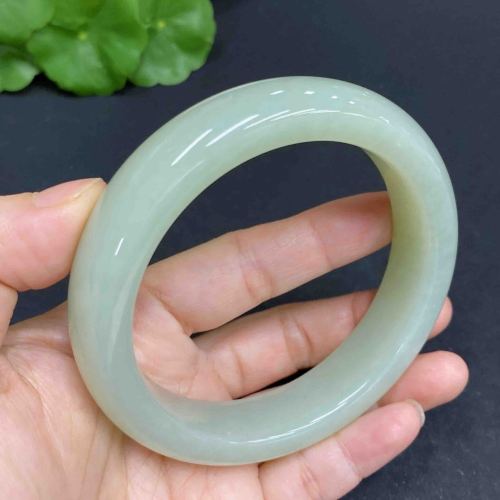 和田玉正圈手镯     圈口62.8     货品总重约86.1g工艺品