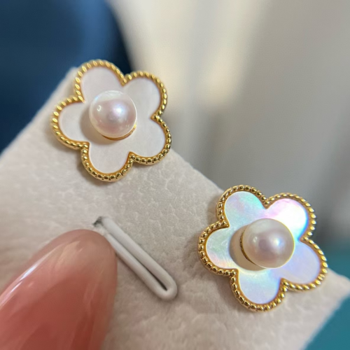 花朵珍珠耳钉贝壳镶嵌强光炫美5-6MM高品质淡水珍珠925银针小仙气