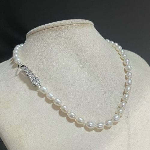 蛇骨扣5.5-6mm干净光滑几乎无暇好品质淡水无核米形珍珠项链