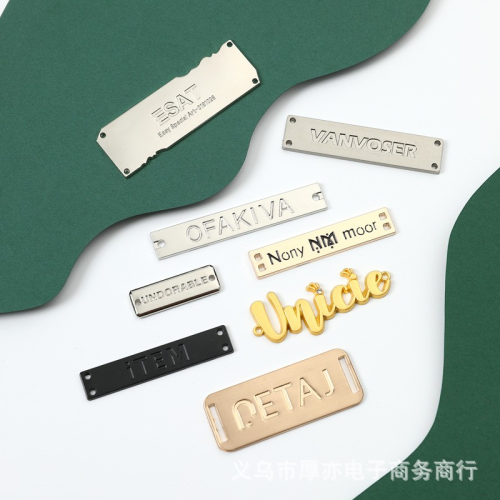 五金厂直供金属logo标牌压铸锌合金电镀点漆手缝打孔标牌