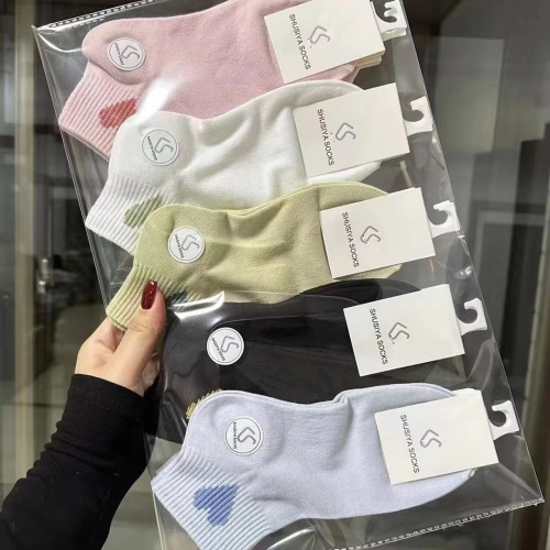 spring and summer new men‘s and women‘s socks sweat-absorbent breathable short sports ankle socks wholesale fashion trend casual stall socks