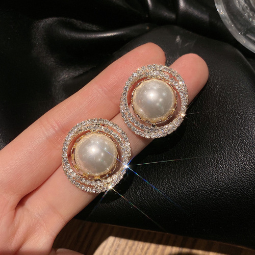Pearl Stud Earrings 2023 New Trendy Light Luxury Niche Temperament Simple Ear Jewelry Female Summer New Retro Earrings