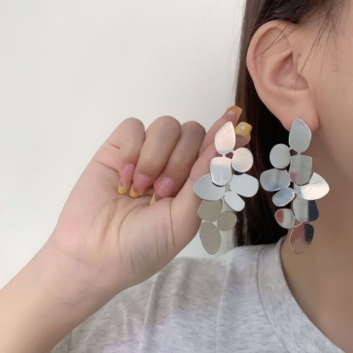 design sense niche exaggerated and personalized irregular metal stud earrings for women retro personality all match trendy earrings ear rings