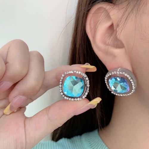 2024 new light luxury temperament internet-famous versatile earrings chain square stud earrings fashion retro high sense earrings