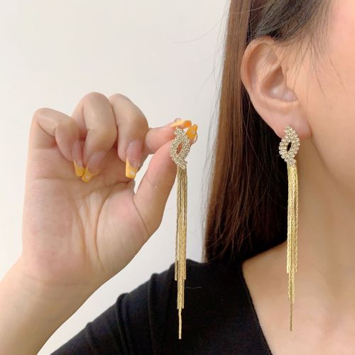 gold tassel earrings long earrings women‘s western style high sense graceful online influencer silver pin earrings 2024 new fashion
