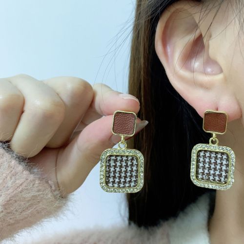 south korea red geometric leather fabric square long earrings versatile high-grade women‘s earrings women‘s new fashion earrings
