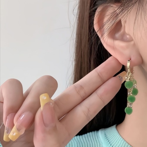 eight-sided exquisite emerald opal love ear clip 2024 new diamond tassel earrings temperament antique earrings