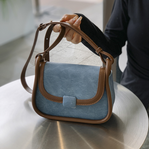 This Year‘s Popular Contrast Color Small Bags Women‘s 2023 New Fashionable Stylish All-Match Messenger Bag Shoulder Underarm Small Square Bag