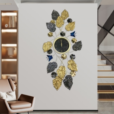 Iron wall-mounted clock, decorative crafts, light luxury clock
