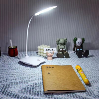 Factory in Stock Led Eye Protection Desk Lamp Modern Minimalist Student Charging Lamp Touchable Dimming USB Dormitory Desk Lamp