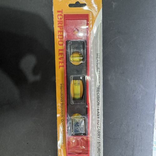 厂家直销批发  鱼雷型平衡尺高精度迷你水平尺便携迷你强磁水平尺