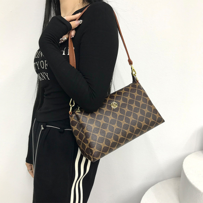 Retro Presbyopic Bag 2023 New Shoulder Underarm Women's Bag Multi-Layer Space Middle-Aged Mother Bag High Quality Crossbody Bag