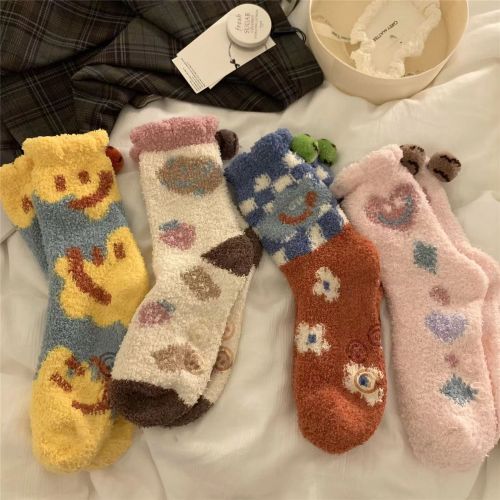 珊瑚绒袜子女秋冬厚款中长筒袜少女爱心笑脸睡眠家居袜月子袜保暖
