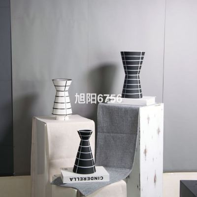 Nordic Light Luxury Ceramic Vase Creative Showroom Hand Painted Soft Decoration Modern Minimalist Furnishings Crafts Ornaments