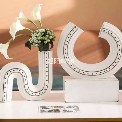 Nordic U-Shaped Art Porcelain Crafts Decorations Wedding Home Decoration Modern Creative Geometric Ceramic Vase