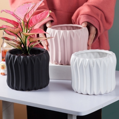 INS Ceramic Nordic Succulent Small Flower Pot Minimalist Creative Balcony Home Decoration Green Radish Orchid Pot Ceramic Basin