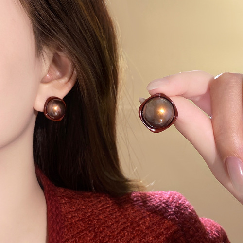 2024年秋冬款安可拉红几何形耳环女温柔时尚气质耳钉网红同款耳饰