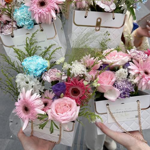 large fashion brand rhombus portable flower box qixi flowers packing bag rectangular gift bag bouquet classic style packing box