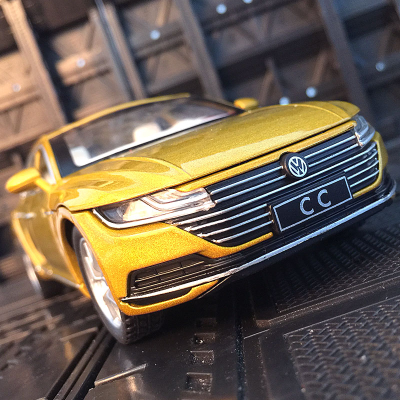 1/32 Simulated Volkswagen CC alloy car model Boy metal toy car decoration birthday gift