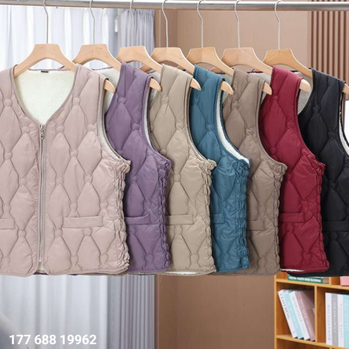 2024 middle-aged and elderly women‘s clothing autumn and winter new velvet vest fashionable stylish versatile middle-aged mom wear warm waistcoat