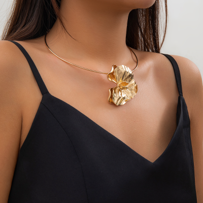 INS Accessories - Exaggerated 3D Pleated Metal Flower Choker Collar with Unique Design