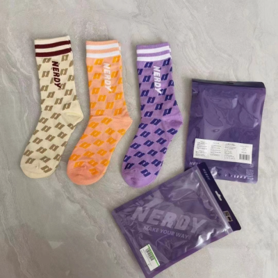 Men's and women's sports socks solid color jacquard mid-tube socks striped letter casual socks Fashion socks