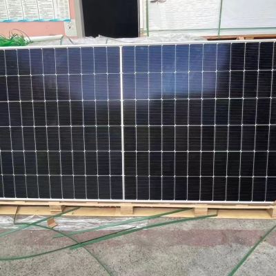 Factory Direct Sales. 550W solar panels.Goods in stock