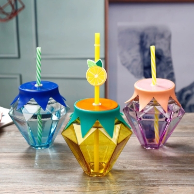 Diamond Cup with Straw Diamond Beverage Bottle Transparent Milk Tea Cup Juice Cup Fruit Wine Glass Iced Drink Cup