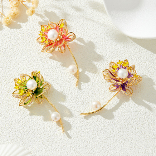 国风浪漫珐琅莲花胸针淡水珍珠微镶锆石高级感花卉别针新款女胸花