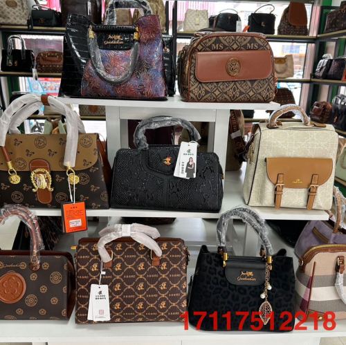 地摊庙会女士男士包包斜挎包潮流包库存精品尾货批发广东包跨境杂