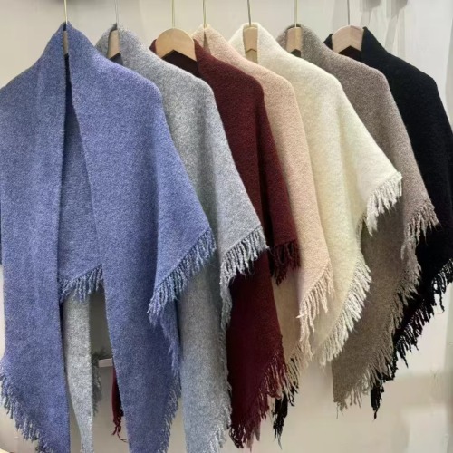 韩国流苏纯色羊毛三角巾围脖针织围巾大衣坎肩外披冬季